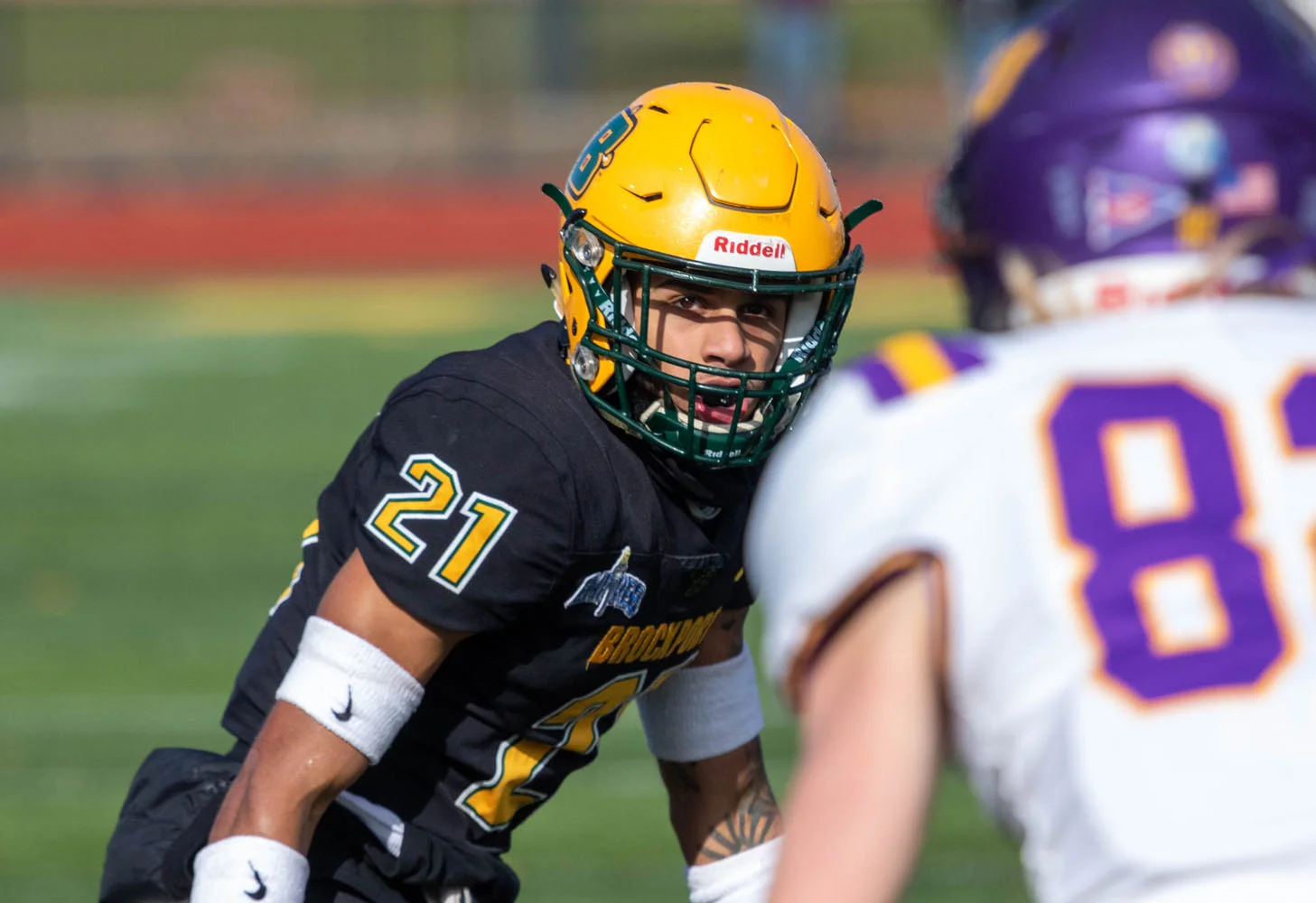 Brockport DB covering the Alfred WR