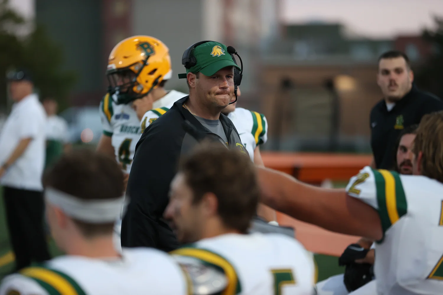 OC talking to the OL