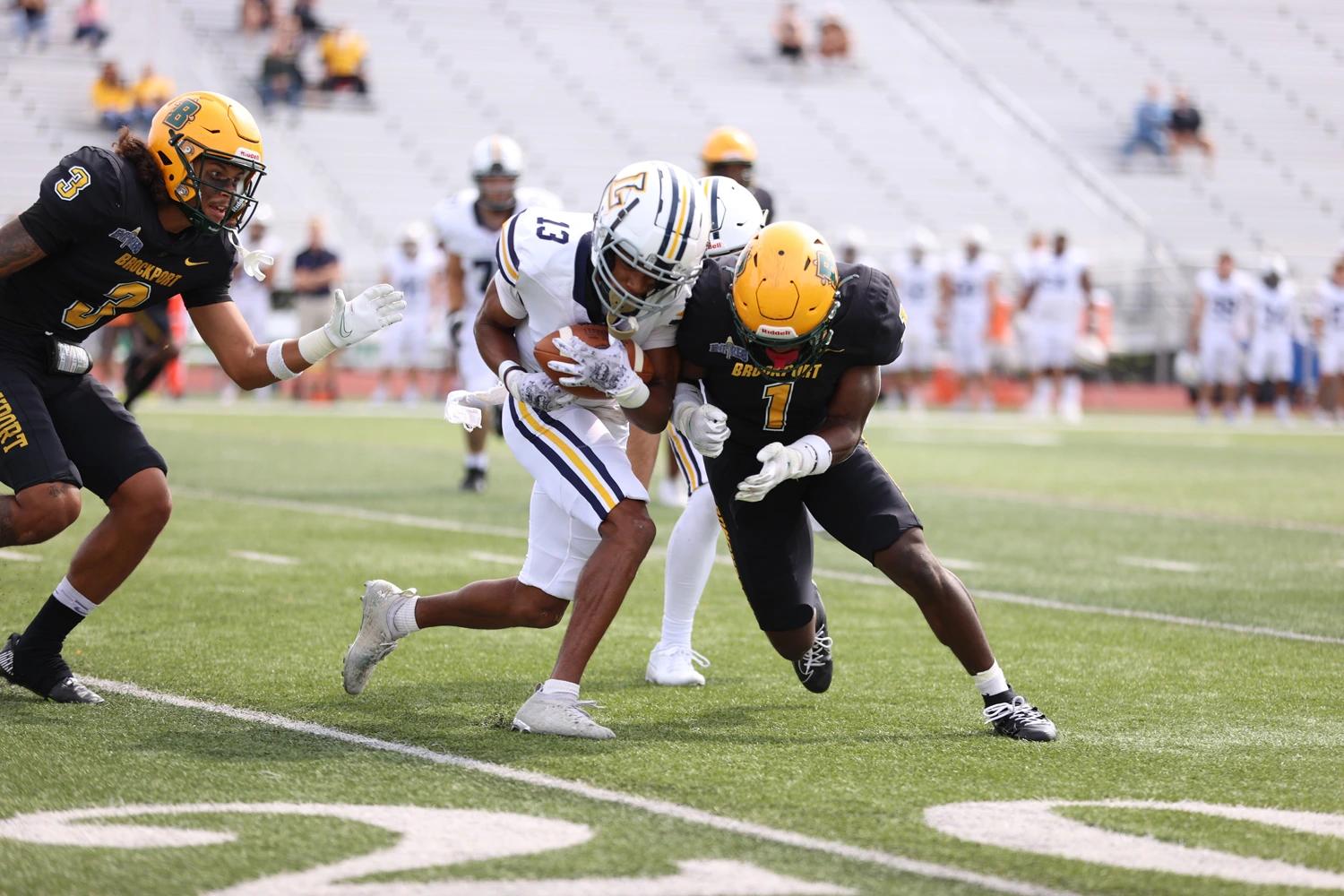 CB comes up and makes the stop against the RB