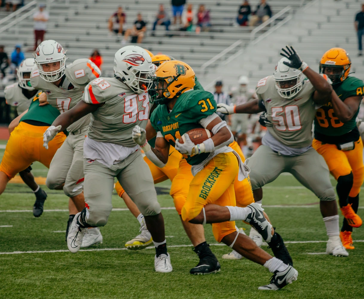 Brockport RB looking to hit the corner for more yards
