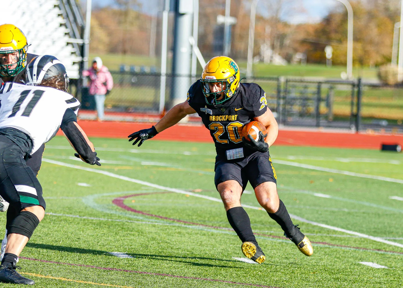 Brockport RB hitting the corner
