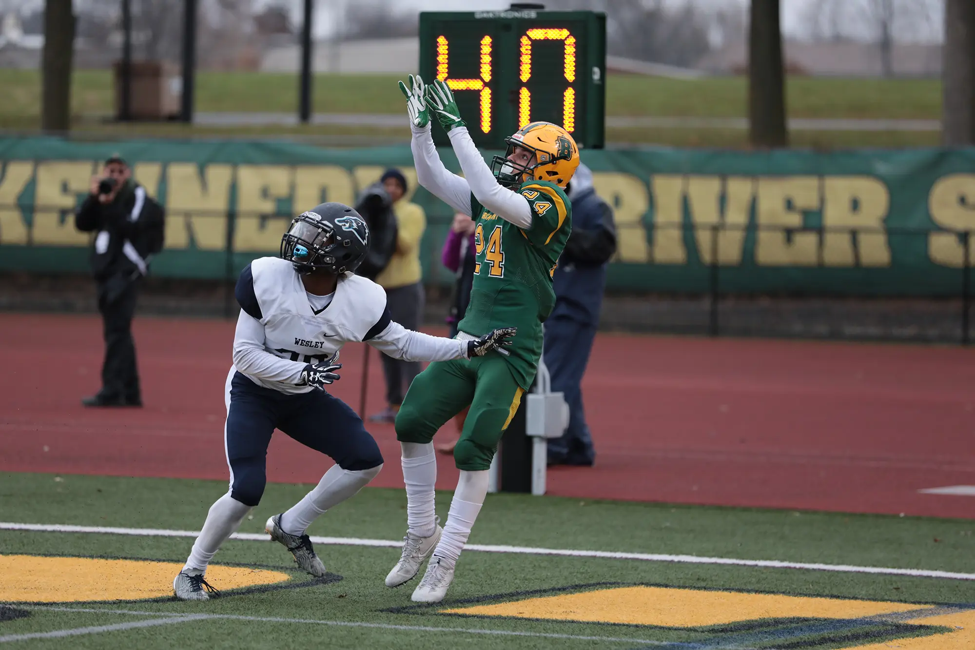 2017 Brockport Golden Eagles Receiver Joseph Ortiz